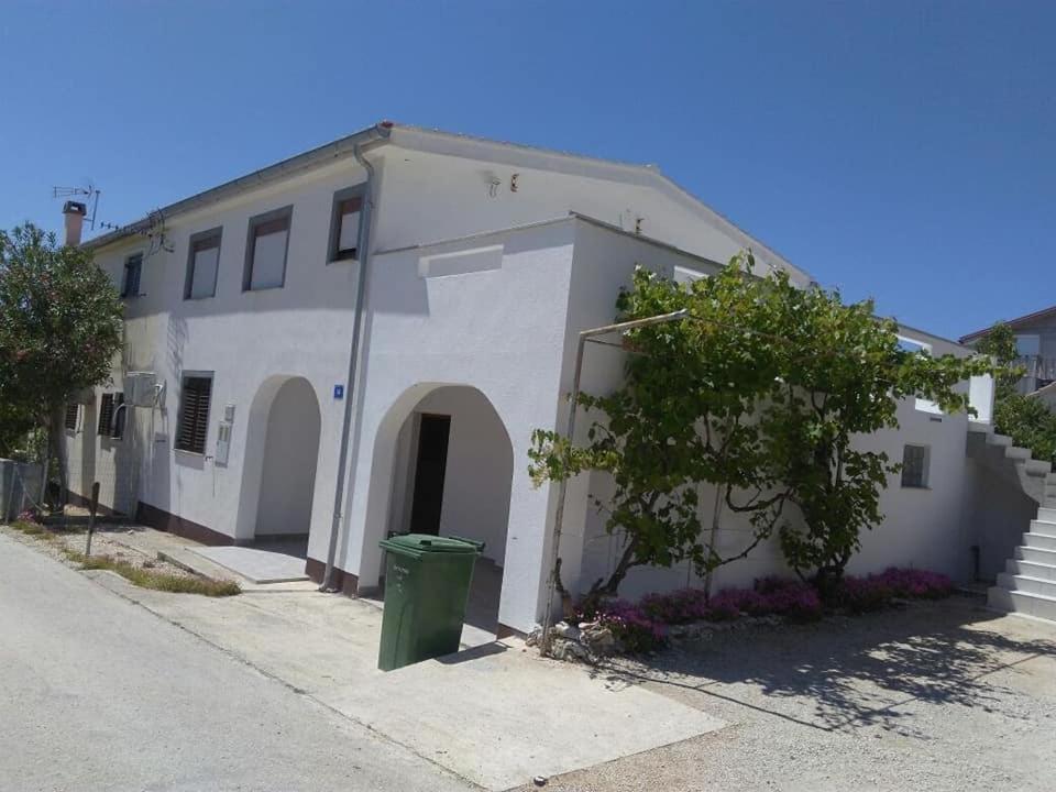 Leo Vir Exterior foto