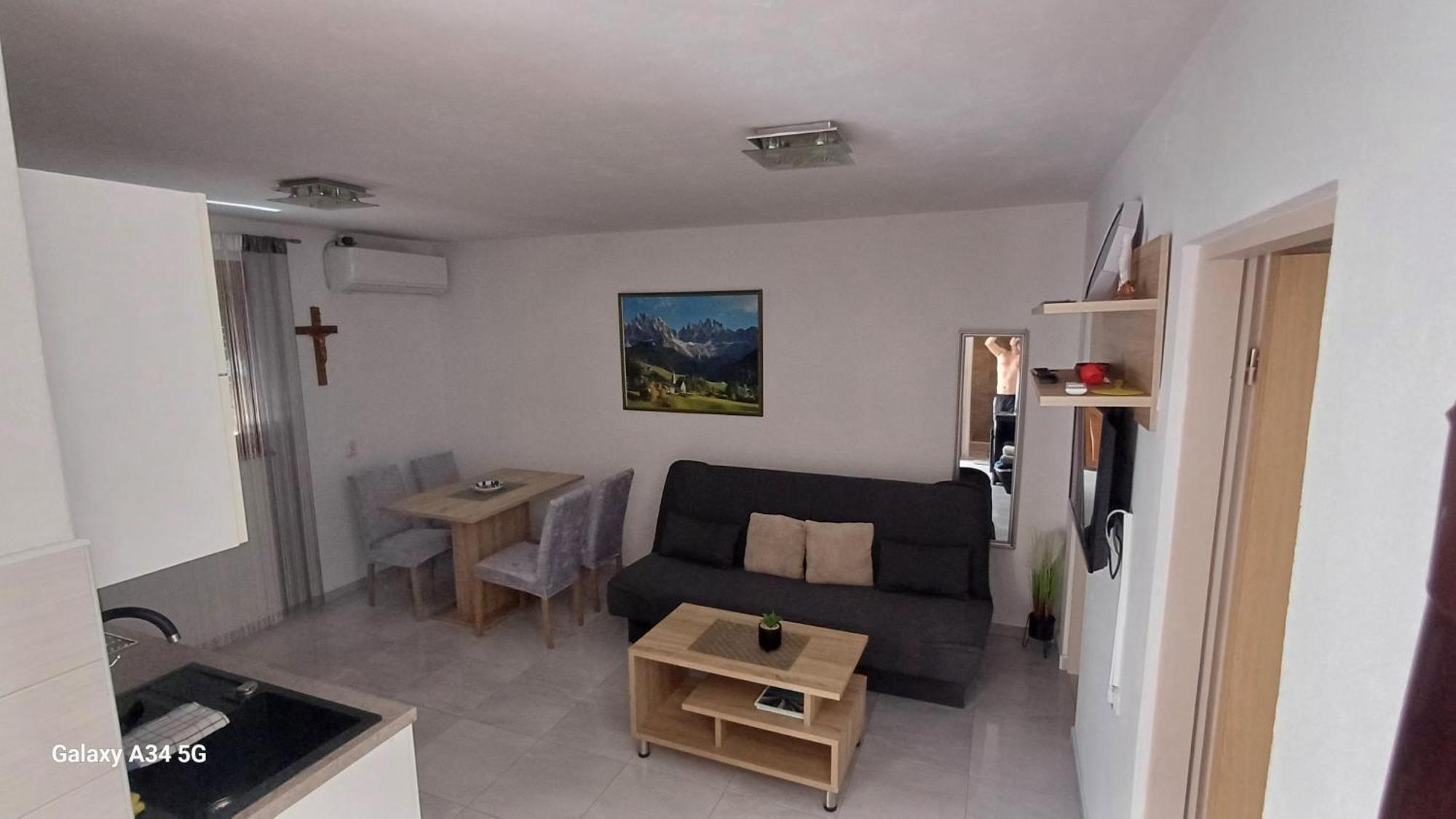 Leo Vir Exterior foto